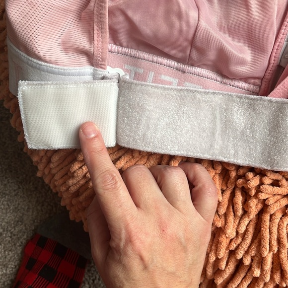 Shefit sports bra - Picture 3 of 4